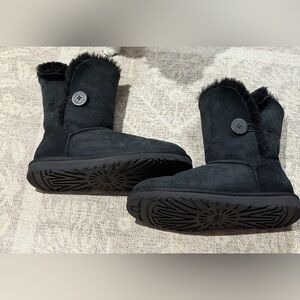 UGG Bailey Button Black Suede Women's short Boots size 9
